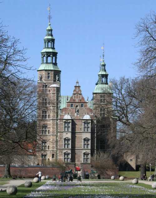 Schloss Rosenborg in Kopenhagen - Frontansicht wikimedia.org 