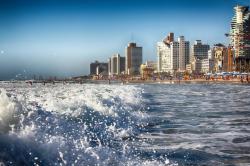 Sonnenuntergang am Strand von Tel Aviv