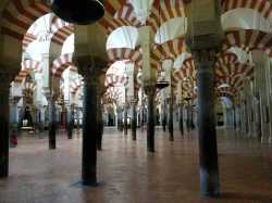 Im Inneren der Mezquita von Córdoba